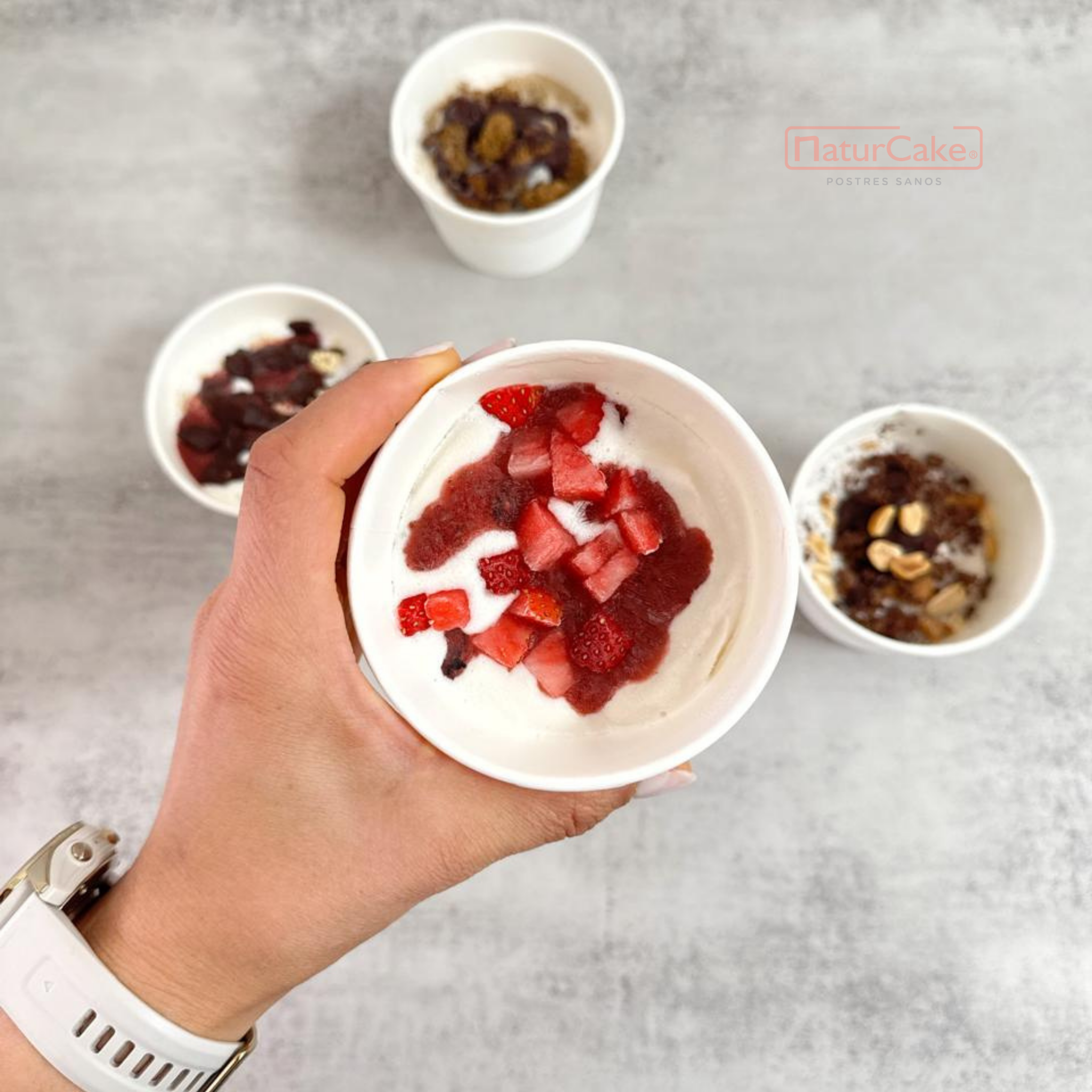 Helado de fresas con crema individual